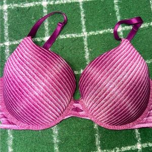Victorias Secret Purple Bra, Perfect Shape 34DD, Offer Me!
